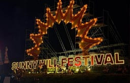 Nata e dytë e Sunny Hill Festival, mijëra vizitorë pritën yjet botërorë Nata e dytë e Sunny Hill Festival, mijëra vizitorë pritën yjet botërorë