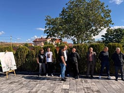 Familja e Afrim Bunjakut hap dyert për pritje në trevjetorin e rënies së tij Familja e Afrim Bunjakut hap dyert për pritje në trevjetorin e rënies së tij