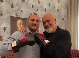 ‘‘Hundën ma keni thy ju demokratët, këtij ia kanë thyer boksierët’’, Rama pret në takim kampionin e boksit Nelson Hysa ‘‘Hundën ma keni thy ju demokratët, këtij ia kanë thyer boksierët’’, Rama pret në takim kampionin e boksit Nelson Hysa