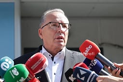 Hamza flet për takimin me Kurtin: Diskutuam për Specialen dhe presidentin, jo për emra konkretë Hamza flet për takimin me Kurtin: Diskutuam për Specialen dhe presidentin, jo për emra konkretë