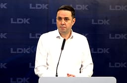 Abidxhiku për Kurtin: Qëndrimi i tij për ‘‘apetitin’’ e LDK është problematik, besimi lëndohet nga deklaratat e pamatura Abidxhiku për Kurtin: Qëndrimi i tij për ‘‘apetitin’’ e LDK është problematik, besimi lëndohet nga deklaratat e pamatura