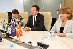 Solström: Si Suedia edhe Maqedonia kanë natyrë të bukur, por duhet më shumë zhvillim infrastrukturor dhe ekonomik Solström: Si Suedia edhe Maqedonia kanë natyrë të bukur, por duhet më shumë zhvillim infrastrukturor dhe ekonomik