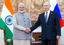 Modi thirrje Putinit t’i japë fund luftës në Ukrainë Modi thirrje Putinit t’i japë fund luftës në Ukrainë