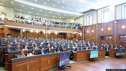 Seanca konstituive e Kuvendit vazhdon sot, pavarësisht mbarimit të afatit kushtetues Seanca konstituive e Kuvendit vazhdon sot, pavarësisht mbarimit të afatit kushtetues