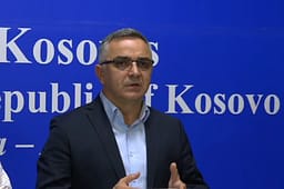 Tahiri: Të mos ia mësyjë kurrkush Kuvendit për ta ofenduar një figurë kombëtare, kjo s’guxon të ndodhë më Tahiri: Të mos ia mësyjë kurrkush Kuvendit për ta ofenduar një figurë kombëtare, kjo s’guxon të ndodhë më