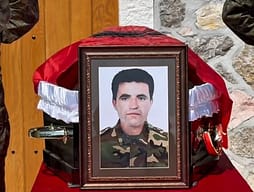 Pas vitesh në listën e të zhdukurve, rivarroset dëshmori Hajdar Pepaj Pas vitesh në listën e të zhdukurve, rivarroset dëshmori Hajdar Pepaj