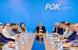 PDK mban mbledhjen e Kryesisë: Mbrojtja e Kushtetutës dhe rendit demokratik, përgjegjësi e përbashkët PDK mban mbledhjen e Kryesisë: Mbrojtja e Kushtetutës dhe rendit demokratik, përgjegjësi e përbashkët