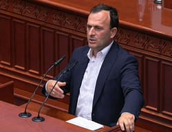Mitreski: Qeveria i ka goditur mësuesit, por nuk po heq dorë nga lukset dhe privilegjet e saj Mitreski: Qeveria i ka goditur mësuesit, por nuk po heq dorë nga lukset dhe privilegjet e saj