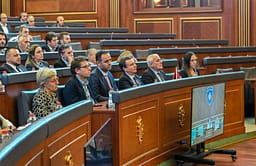 Tërhiqet VV’ja, thotë se nesër do t’i votojnë Çitakun dhe Shalën për nënkryetarë Kuvendi Tërhiqet VV’ja, thotë se nesër do t’i votojnë Çitakun dhe Shalën për nënkryetarë Kuvendi