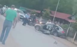 Katër të lënduar nga aksidenti mes dy veturave në Pejë Katër të lënduar nga aksidenti mes dy veturave në Pejë