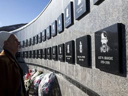 Masakra e Reçakut, muajin e ardhshëm fillon gjykimi në mungesë kundër 21 të akuzuarve Masakra e Reçakut, muajin e ardhshëm fillon gjykimi në mungesë kundër 21 të akuzuarve