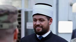 Imami kosovar në prag të 1 shtatorit: Shamia në shkolla duhet të jetë zgjedhje e lirë e secilës vajzë Imami kosovar në prag të 1 shtatorit: Shamia në shkolla duhet të jetë zgjedhje e lirë e secilës vajzë