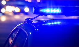 Tre të arrestuar për fajde në Prizren, gjatë operacionit lëndohet një 17-vjeçare dhe një polic Tre të arrestuar për fajde në Prizren, gjatë operacionit lëndohet një 17-vjeçare dhe një polic