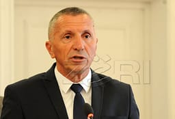 Kamberi: Serbia s’mund të integrohet në BE duke glorifikuar kriminelët e luftës Kamberi: Serbia s’mund të integrohet në BE duke glorifikuar kriminelët e luftës