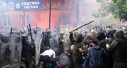 Tre vjet nga sulmi ndaj ushtarëve të NATO-s: Roli i drejtpërdrejtë i Vuçiqit përmes Radoiçiqit në destabilizimin e veriut Tre vjet nga sulmi ndaj ushtarëve të NATO-s: Roli i drejtpërdrejtë i Vuçiqit përmes Radoiçiqit në destabilizimin e veriut