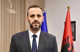 Largohet nga Ministria e Brendshme, Besfort Lamallari – drejtimin e merr Ervin Demo Largohet nga Ministria e Brendshme, Besfort Lamallari – drejtimin e merr Ervin Demo
