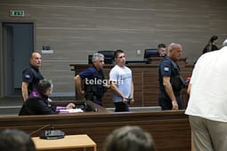 Pranim fajësie për barrikadat në veri – njëri dënohet me 1 vit, tjetri me 9 muaj burgim Pranim fajësie për barrikadat në veri – njëri dënohet me 1 vit, tjetri me 9 muaj burgim