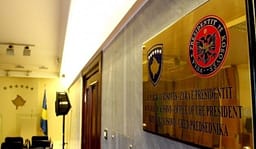 Kur përfundon mandati i ushtruesit të detyrës së Presidentit? Juristët ndahen në dysh Kur përfundon mandati i ushtruesit të detyrës së Presidentit? Juristët ndahen në dysh
