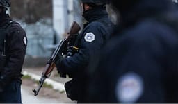 Bastisen dy lokacione në Prishtinë, konfiskohen dy revole dhe 230 fishekë Bastisen dy lokacione në Prishtinë, konfiskohen dy revole dhe 230 fishekë