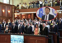 Kërkesa e partive që seanca të mbahet sonte, VV e quan ‘‘shfaqje teatrale’’: Vendi ka nevojë për marrëveshje për president Kërkesa e partive që seanca të mbahet sonte, VV e quan ‘‘shfaqje teatrale’’: Vendi ka nevojë për marrëveshje për president