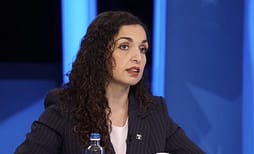 Osmani: Jam në garë me rrit LDK-në, duhet të punojmë për këtë e jo me luftu njëri-tjetrin Osmani: Jam në garë me rrit LDK-në, duhet të punojmë për këtë e jo me luftu njëri-tjetrin