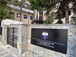 “Do të ishte mirë të qartësoheshin këto dilema’’, ‘‘S’e mohojmë mundësinë’’- Kushtetuesja sërish adresa e mundshme e partive opozitare “Do të ishte mirë të qartësoheshin këto dilema’’, ‘‘S’e mohojmë mundësinë’’- Kushtetuesja sërish adresa e mundshme e partive opozitare
