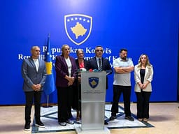 Tahiri: Moskonstituimi i Kuvendit është shkelje kushtetuese, kërkojmë seancë të jashtëzakonshme sonte Tahiri: Moskonstituimi i Kuvendit është shkelje kushtetuese, kërkojmë seancë të jashtëzakonshme sonte