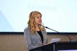 Dotsova: Maqedonia e Veriut duhet të zbatojë konsensusin evropian të vitit 2022 për të vazhduar rrugën drejt BE-së Dotsova: Maqedonia e Veriut duhet të zbatojë konsensusin evropian të vitit 2022 për të vazhduar rrugën drejt BE-së
