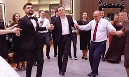 Kurti në valle, militanti i tij në SHBA kënaqet: E ka merituar pak relaks, idiotët dhe armiqtë po tentojnë ta bllokojnë Kurti në valle, militanti i tij në SHBA kënaqet: E ka merituar pak relaks, idiotët dhe armiqtë po tentojnë ta bllokojnë
