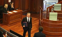 Kuvendi mbetet në ngërç, Kurti dhe opozita nuk pajtohen për hapin e parë Kuvendi mbetet në ngërç, Kurti dhe opozita nuk pajtohen për hapin e parë