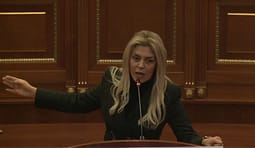 Blerta Deliu: Kurti paska qenë i informuar qysh në vitin 2024 për riparimin e vagonave ne Serbi, ka heshtur Blerta Deliu: Kurti paska qenë i informuar qysh në vitin 2024 për riparimin e vagonave ne Serbi, ka heshtur