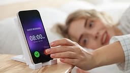 Pse zgjohemi vetëm një çast para se të bjerë alarmi? Pse zgjohemi vetëm një çast para se të bjerë alarmi?