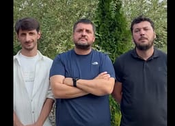 Tre aktorët e “Logjikonomisë” bëjnë thirrje për Marshin për Liri: Me zemër e shpirt e presim lirinë e tyre Tre aktorët e “Logjikonomisë” bëjnë thirrje për Marshin për Liri: Me zemër e shpirt e presim lirinë e tyre