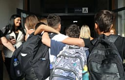 30 mijë fëmijë më pak në listat e shtesave në krahasim me prillin 30 mijë fëmijë më pak në listat e shtesave në krahasim me prillin