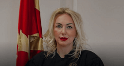 Daniela Dimovska merr drejtimin e Gjykatës Penale në Shkup: Prioritet do të jenë efikasiteti dhe ulja e numrit të lëndëve të vjetra Daniela Dimovska merr drejtimin e Gjykatës Penale në Shkup: Prioritet do të jenë efikasiteti dhe ulja e numrit të lëndëve të vjetra