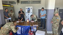 KFOR-i amerikan dhuron donacion për Brigadën e Zjarrfikësve në Ferizaj KFOR-i amerikan dhuron donacion për Brigadën e Zjarrfikësve në Ferizaj