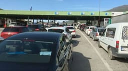 Pushues nga Kosova drejt Shqipërisë, në pikën kufitare të Morinit mbi 41 mijë hyrje për 12 orë Pushues nga Kosova drejt Shqipërisë, në pikën kufitare të Morinit mbi 41 mijë hyrje për 12 orë