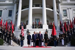 Xi në takimin me Trumpin thotë se Inteligjenca Artificiale duhet të jetë në “kontrollin njerëzor” Xi në takimin me Trumpin thotë se Inteligjenca Artificiale duhet të jetë në “kontrollin njerëzor”