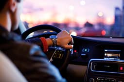Lajm i mirë për shoferët shqiptarë në Gjermani: Provimi për “Kodin 95” mund të jepet edhe në shqip Lajm i mirë për shoferët shqiptarë në Gjermani: Provimi për “Kodin 95” mund të jepet edhe në shqip