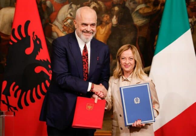 Marrëveshja për emigrantët me Italinë, Rama: Do të vazhdojë për aq kohë sa vendi fqinj do të dojë Marrëveshja për emigrantët me Italinë, Rama: Do të vazhdojë për aq kohë sa vendi fqinj do të dojë