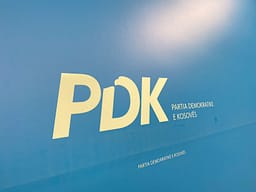 PDK me kërkesë zyrtare Deharit: Thirrni vazhdimin e seancës konstituive nesër; në orën 11:00 do të jemi në Kuvend (DOKUMENT) PDK me kërkesë zyrtare Deharit: Thirrni vazhdimin e seancës konstituive nesër; në orën 11:00 do të jemi në Kuvend (DOKUMENT)