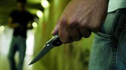 Theri me thikë një të mitur në Prishtinë, arrestohet i dyshuari Theri me thikë një të mitur në Prishtinë, arrestohet i dyshuari