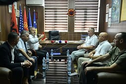 OVL-UÇK-ja nënshkruajnë memorandum bashkëpunimi për mbështetjen e kategorive të luftës OVL-UÇK-ja nënshkruajnë memorandum bashkëpunimi për mbështetjen e kategorive të luftës