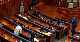 PDK e Aleanca sërish në Kuvend, kërkojnë vazhdimin e seancës për konstituim PDK e Aleanca sërish në Kuvend, kërkojnë vazhdimin e seancës për konstituim