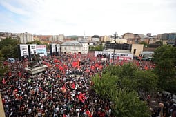 “Liria Ka Emër” falënderon rreth 100 mijë qytetarë për Marshin për Liri: Më 16 shtator presim lirinë për çlirimtarët “Liria Ka Emër” falënderon rreth 100 mijë qytetarë për Marshin për Liri: Më 16 shtator presim lirinë për çlirimtarët