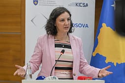 Rizvanolli shprehet thellësisht e pikëlluar për vdekjen e punëtorit të KEK-ut në një aksident në vendin e punës Rizvanolli shprehet thellësisht e pikëlluar për vdekjen e punëtorit të KEK-ut në një aksident në vendin e punës