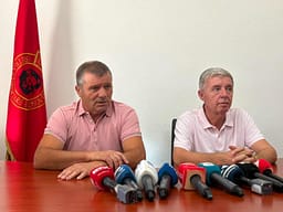 Jashari dhe Shurdhaj bëjnë thirrje për pjesëmarrje masive në marshin e 12 shtatorit Jashari dhe Shurdhaj bëjnë thirrje për pjesëmarrje masive në marshin e 12 shtatorit