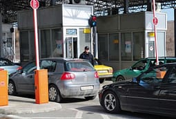 Maqedonia e Veriut aktivizon “Safe City”: Të huajt me targa të huaja mund t’i paguajnë gjobat online Maqedonia e Veriut aktivizon “Safe City”: Të huajt me targa të huaja mund t’i paguajnë gjobat online