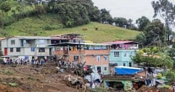 Shembet miniera e paligjshme e arit në Kolumbi: 13 viktima dhe 7 të plagosur Shembet miniera e paligjshme e arit në Kolumbi: 13 viktima dhe 7 të plagosur