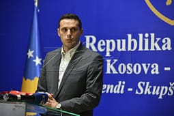 Gruda: PDK-ja nuk merr pjesë në dialog për presidentin, s’i besojmë Kurtit Gruda: PDK-ja nuk merr pjesë në dialog për presidentin, s’i besojmë Kurtit